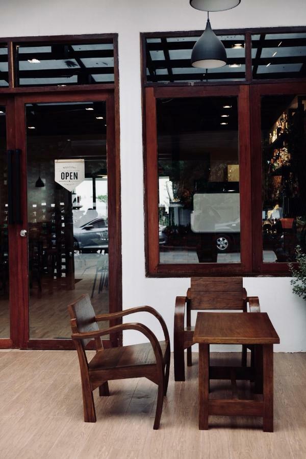 Slee Hostel Chiangmai (Adults Only) 치앙마이 외부 사진