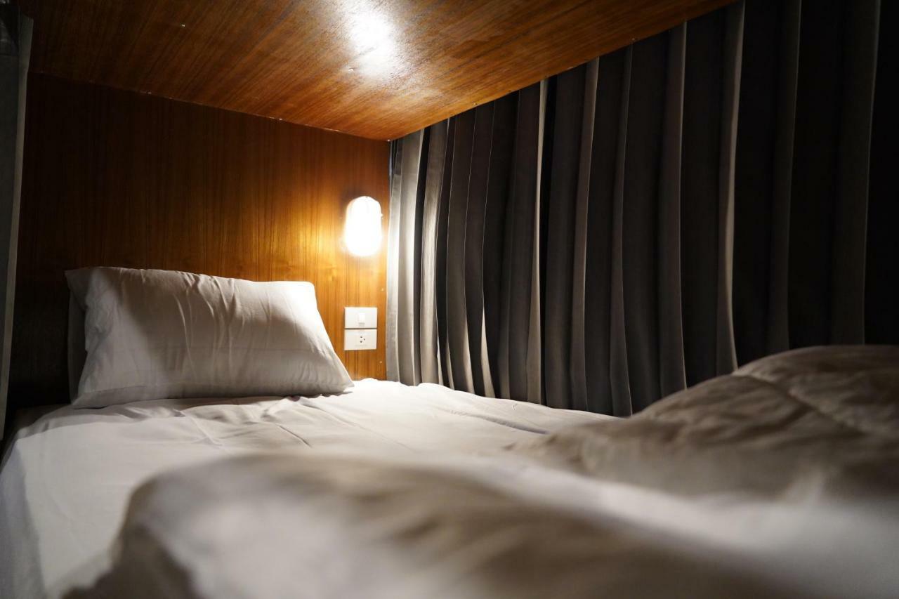 Slee Hostel Chiangmai (Adults Only) 치앙마이 외부 사진