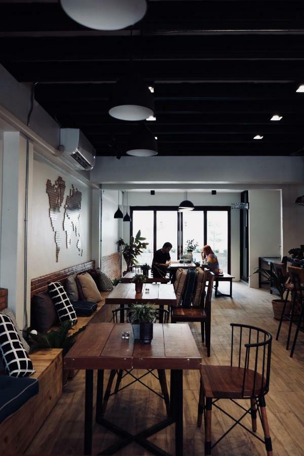 Slee Hostel Chiangmai (Adults Only) 치앙마이 외부 사진