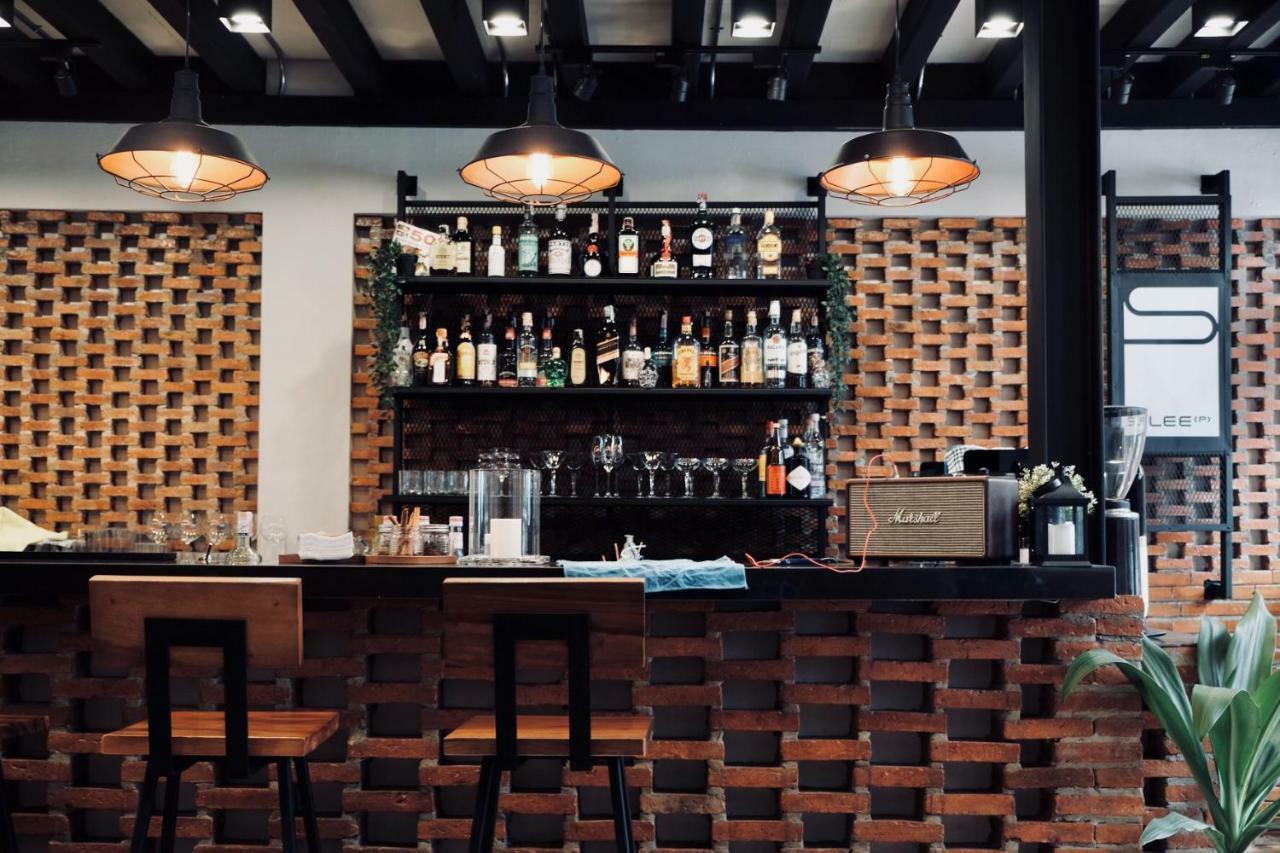 Slee Hostel Chiangmai (Adults Only) 치앙마이 외부 사진