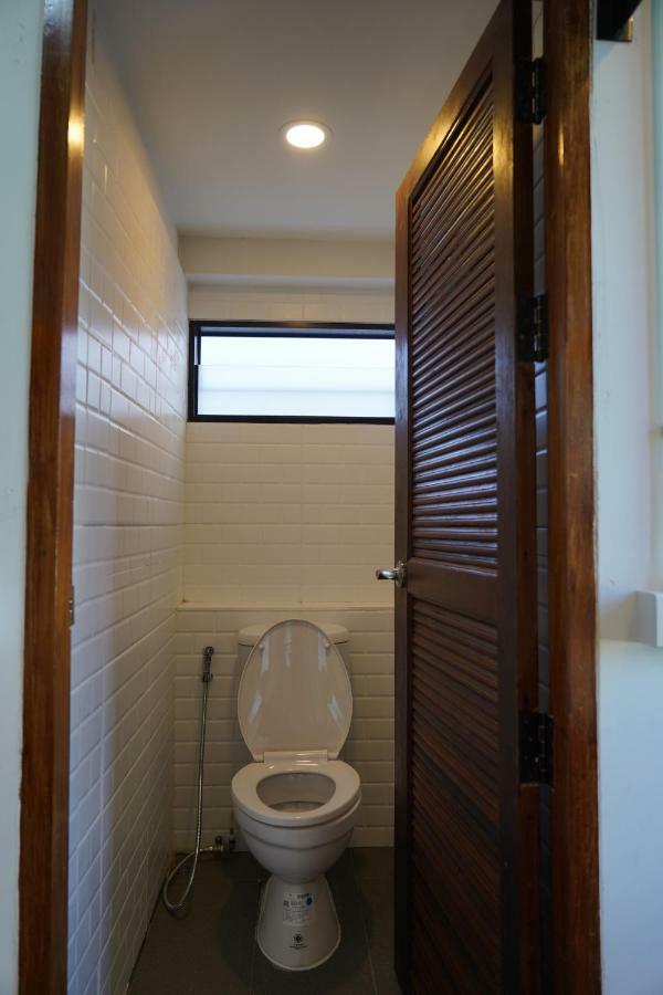 Slee Hostel Chiangmai (Adults Only) 치앙마이 외부 사진